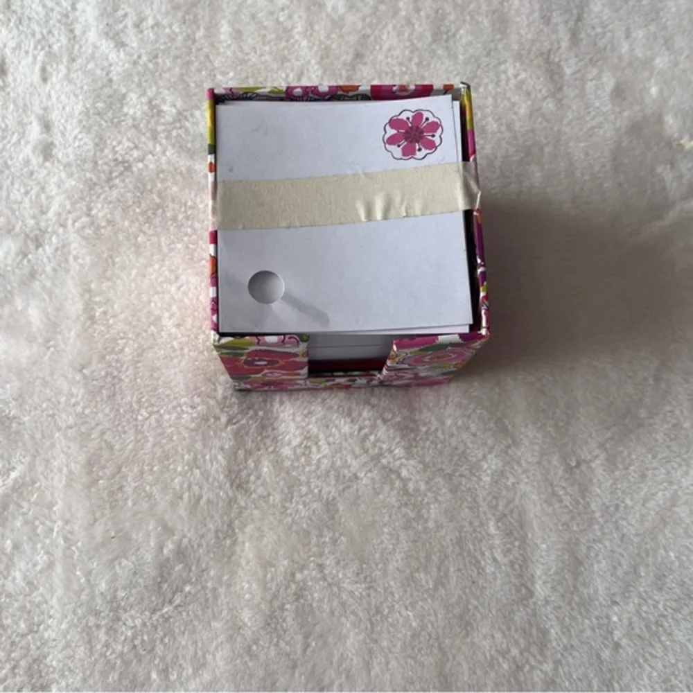 Vera Bradley Pink Floral Vintage Clementine Note‎ Cube with Blank Sheets